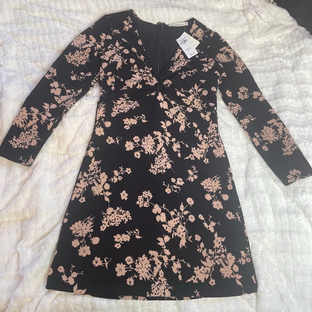 ABERCROMBIE & FITCH NWT Black Floral Dress Longsleeve‎ Medium